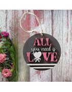 Panneau de porte en bois st valentin "all you need is love"