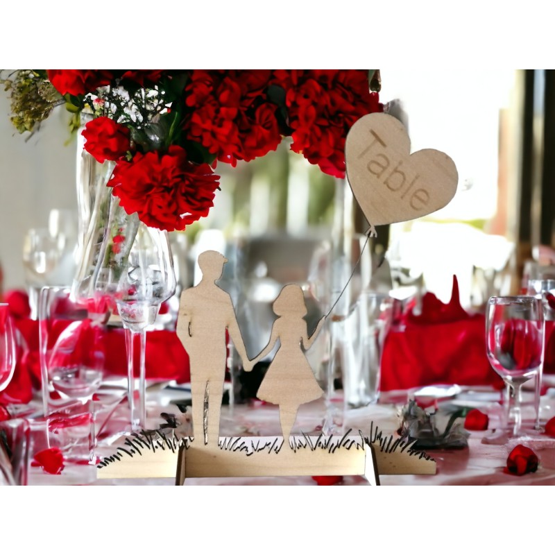 Marque table couple et ballon coeur