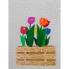 Jardinière de tulipes en bois