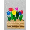 Jardinière de tulipes en bois