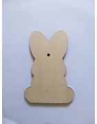 Lapin de pâques en bois, peint à la main avec initiale du prénom
