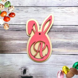 Lapin de pâques en bois, peint à la main avec initiale du prénom